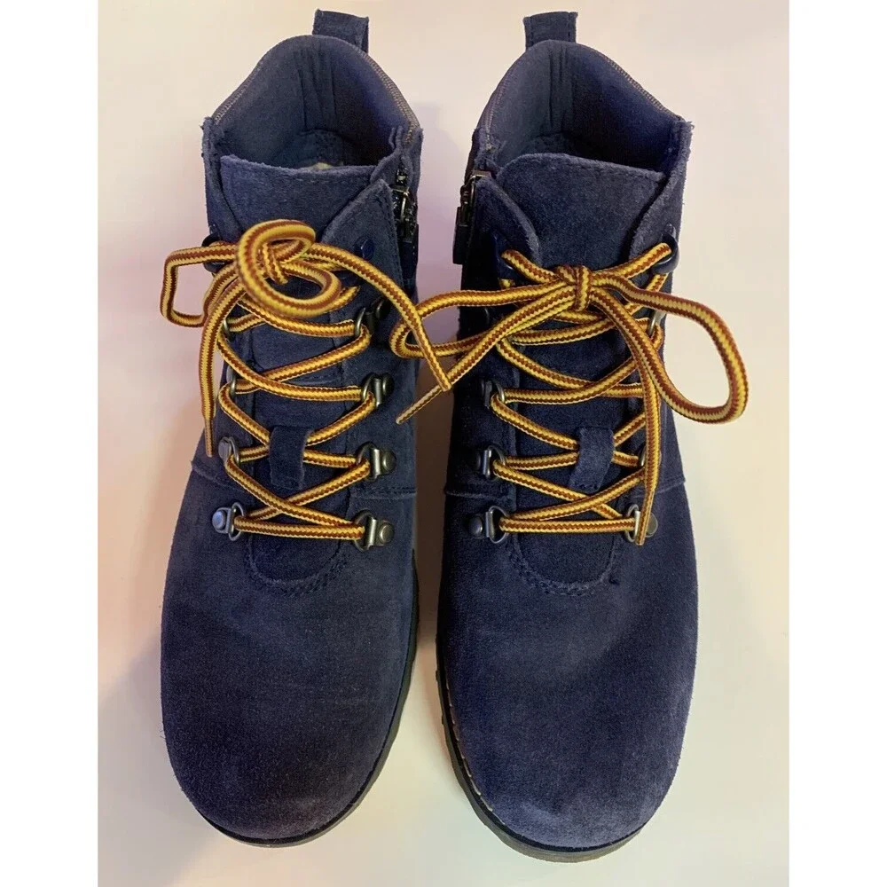 UGG $90 Kids Hiking Boots US Size 4 Sherpa Lining Water Proof  Navy Hilmar EUC